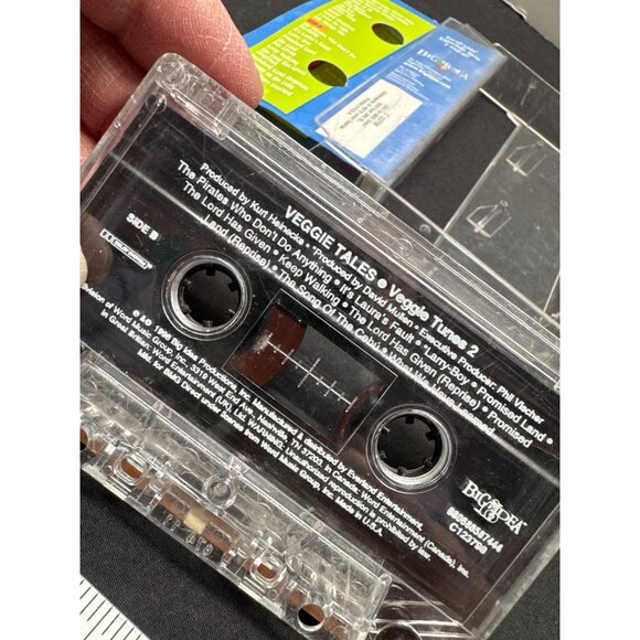 Veggie Tunes & Veggie Tunes 2 Cassette Tape Set - Picture 8 of 8